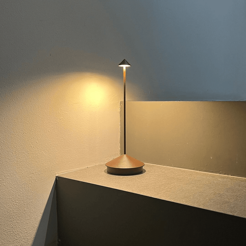 Luminária de Mesa Recarregável Minimalista - Stillus